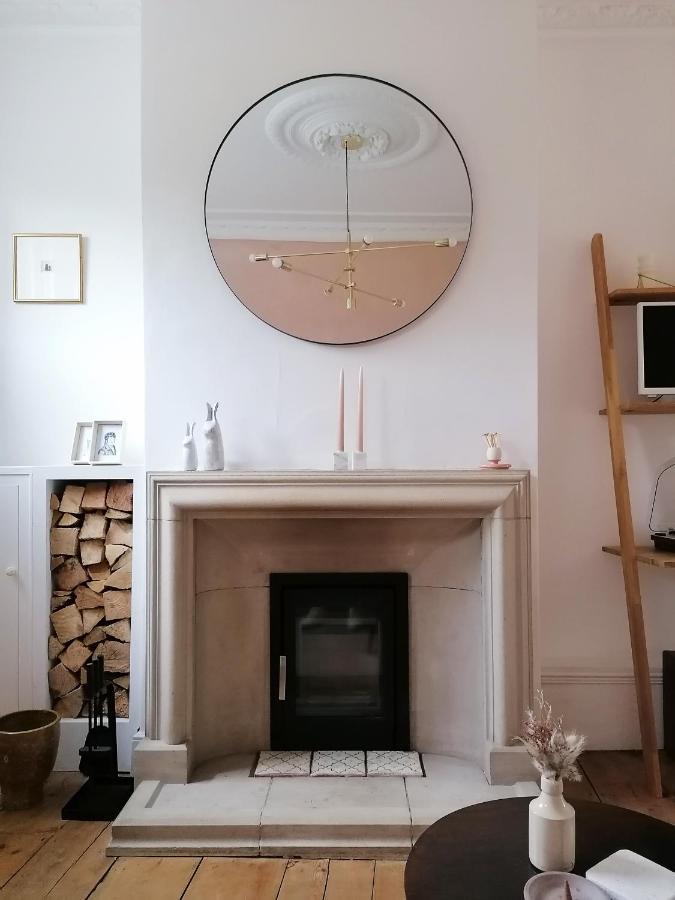 Unique City Centre House With Log Burner & Courtyard NWI Kültér fotó